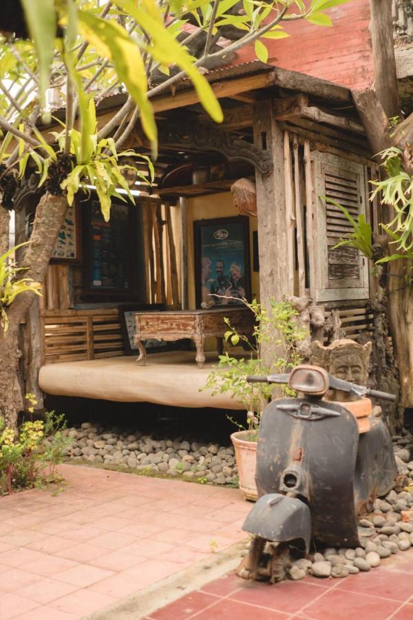Sunrise Lodge & Lounge Singaraja Exterior foto