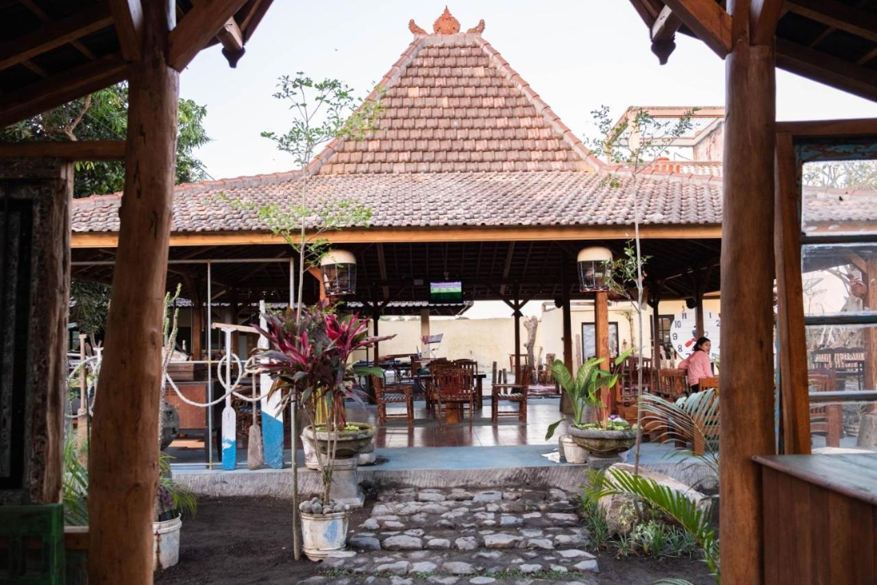 Sunrise Lodge & Lounge Singaraja Exterior foto
